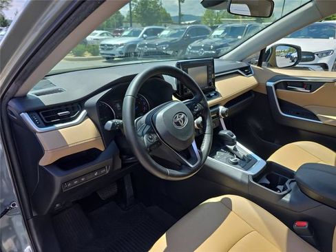 Used 2021 Toyota RAV4 XLE Premium AWD/4WD image 22