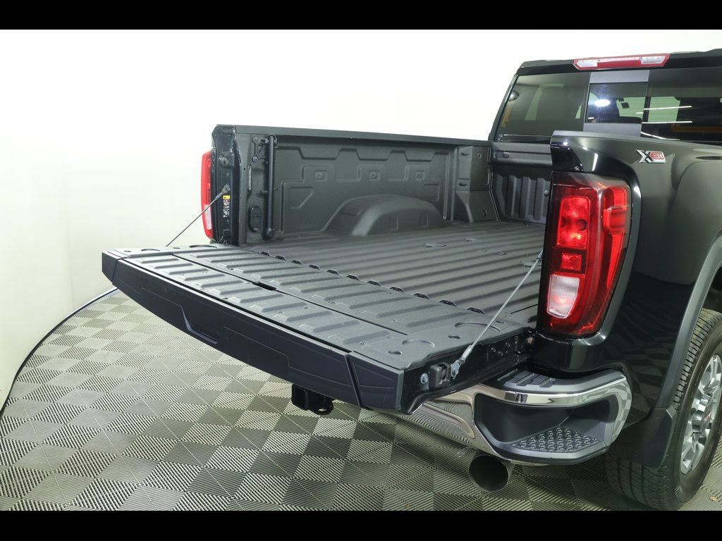Used 2024 GMC Sierra 2500 SLE w/ SLE Value Package; AWD/4WD image 17