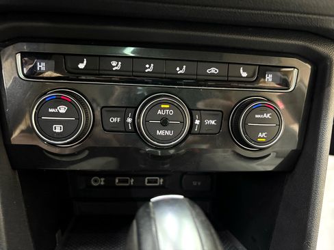 Used 2018 Volkswagen Tiguan SEL image 28