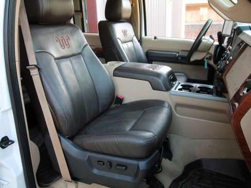 Used 2016 Ford F250 King Ranch w/ FX4 Off-Road Package image 41