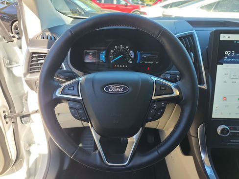 Used 2023 Ford Edge Titanium image 9