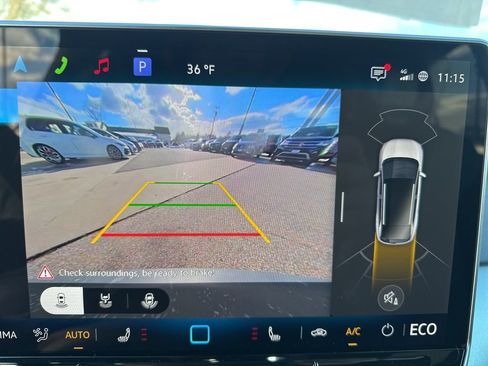 New 2025 Volkswagen ID.4 Pro image 19