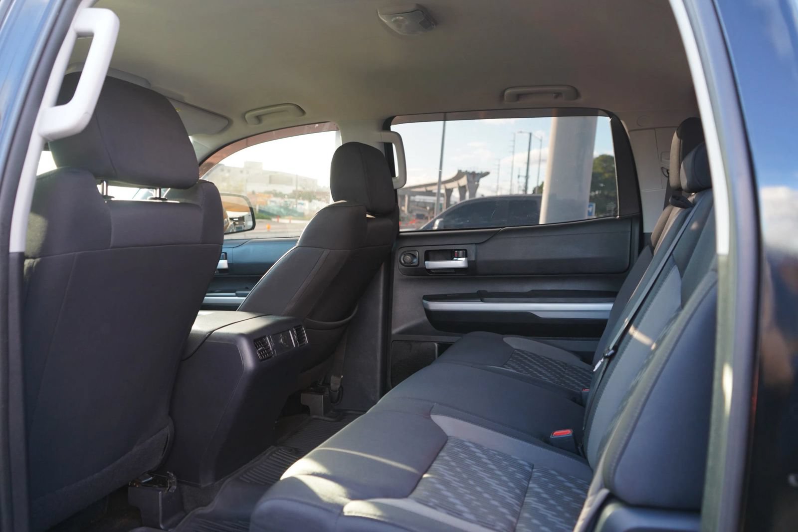 Used 2018 Toyota Tundra SR5 AWD/4WD image 19
