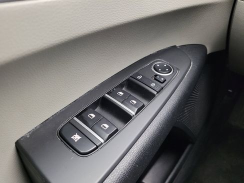 Used 2022 Kia Forte LXS FWD image 27