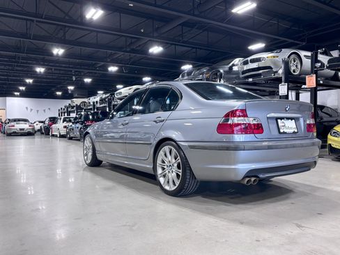Used 2005 BMW 330i Sedan RWD image 4