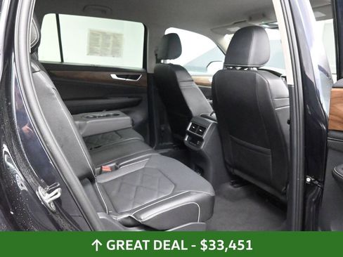 Used 2025 Volkswagen Atlas SE image 24