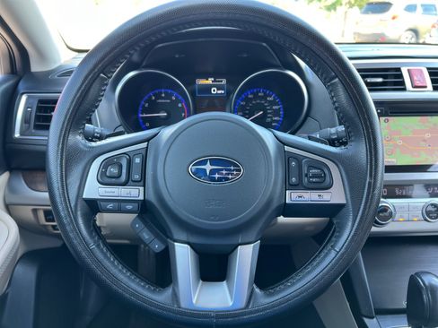 Used 2017 Subaru Outback 2.5i Limited AWD/4WD image 9