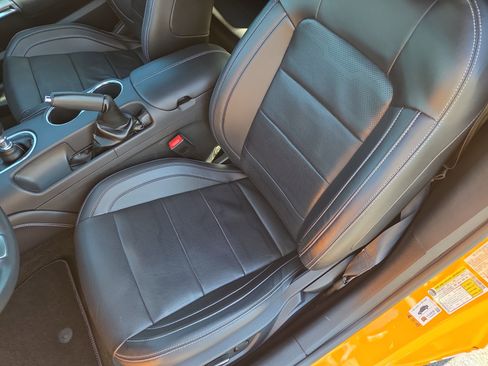 Used 2018 Ford Mustang GT Premium w/ Equipment Group 401A RWD image 18