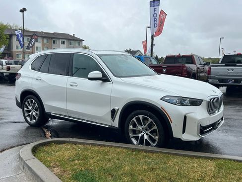 Used 2024 BMW X5 xDrive40i w/ Premium Package AWD/4WD image 6