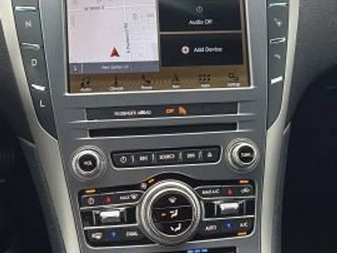 Used 2019 Lincoln MKZ Reserve FWD image 13
