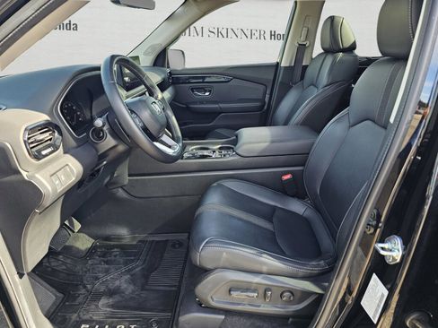 Certified 2024 Honda Pilot Touring image 17