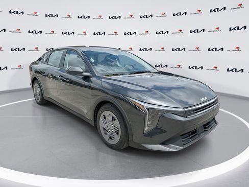 New 2026 Kia K4 LX FWD image 1
