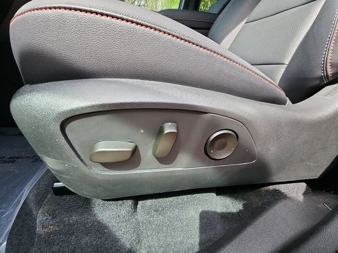 Certified 2025 Chevrolet Traverse Z71 w/ Driver Confidence Package image 13