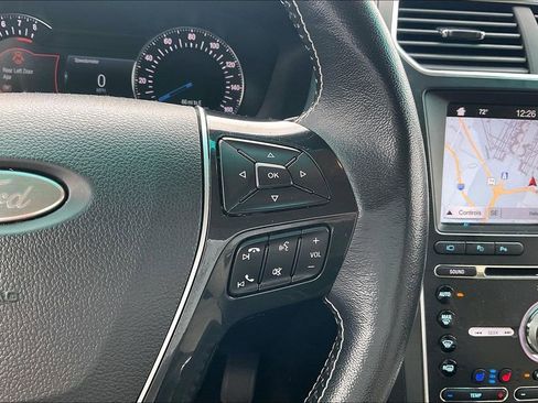 Used 2017 Ford Explorer Platinum image 25