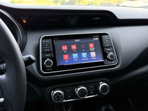 Used 2021 Nissan Kicks S FWD image 29