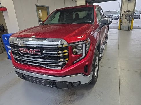 Used 2023 GMC Sierra 1500 SLT w/ SLT Convenience Package RWD image 2