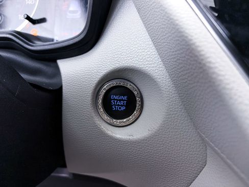 Used 2022 Toyota Corolla Cross LE FWD image 21