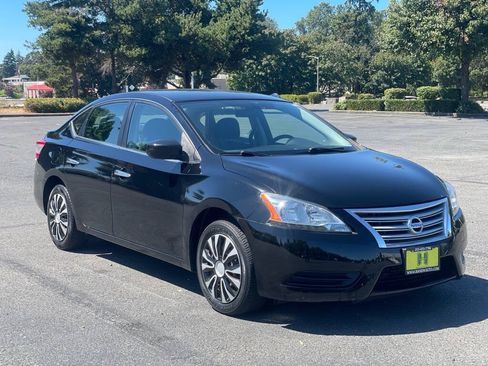 Used 2013 Nissan Sentra S FWD image 2