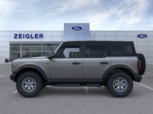 New 2025 Ford Bronco Badlands AWD/4WD image 3