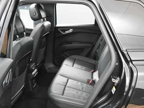 Used 2023 Audi Q4 e-tron Premium Plus AWD/4WD image 33