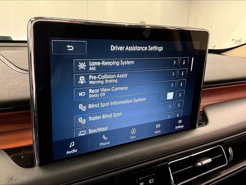 Used 2024 Lincoln Aviator Reserve w/ Class IV Trailer Tow Package AWD/4WD image 34