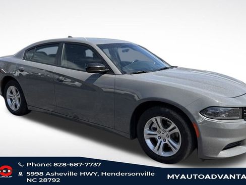 Used 2023 Dodge Charger SXT image 2