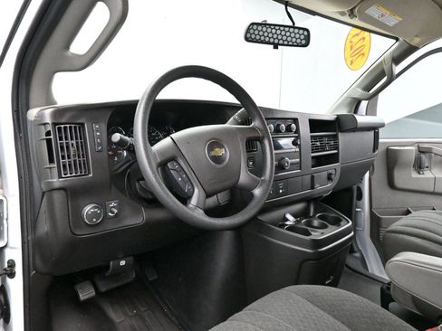 Used 2023 Chevrolet Express 2500 w/ Driver Convenience Package image 17