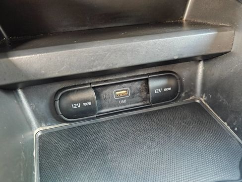 Used 2023 Kia Soul LX w/ Option Group 015 FWD image 29