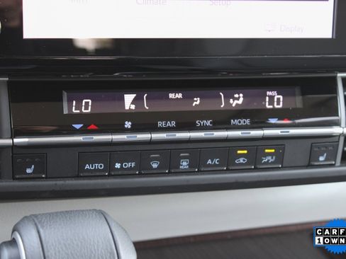 Used 2023 Toyota Sienna XLE image 27