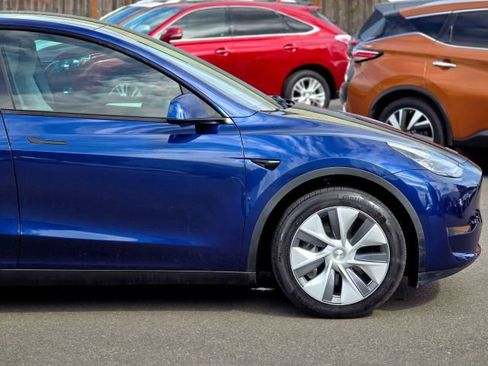 Used 2023 Tesla Model Y Long Range AWD/4WD image 12