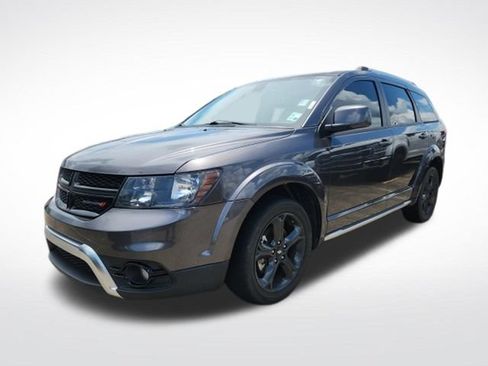 Used 2020 Dodge Journey Crossroad FWD image 3