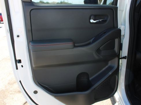 Used 2024 Nissan Frontier PRO-4X w/ Pro Convenience Package AWD/4WD image 38