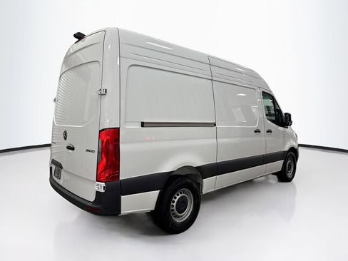 Used 2025 Mercedes-Benz Sprinter 2500 image 8
