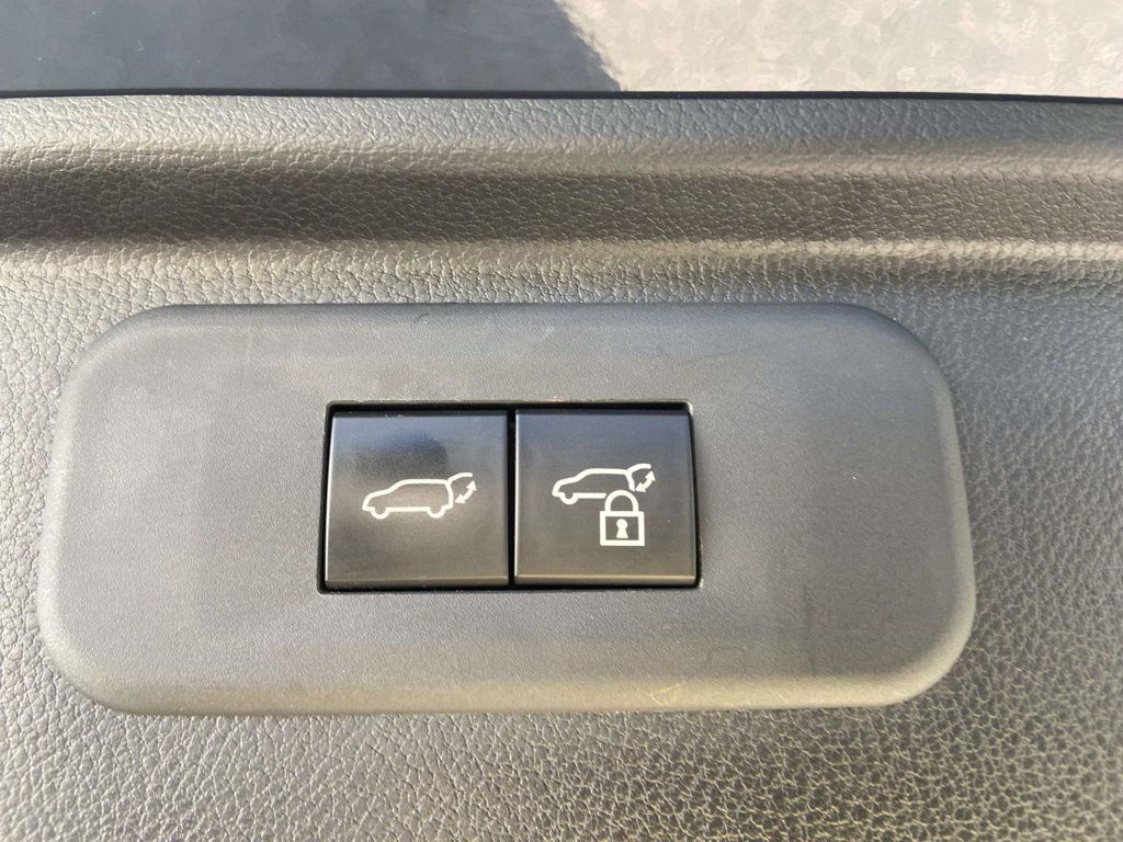 Used 2025 Toyota Grand Highlander FWD image 11