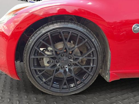 Used 2009 Nissan 370Z Touring RWD image 26