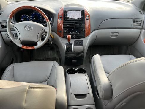 Used 2008 Toyota Sienna XLE Limited AWD/4WD image 25