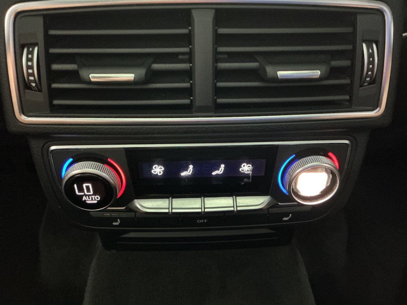 Used 2018 Audi Q7 3.0T Premium Plus w/ Premium Plus Package AWD/4WD image 40