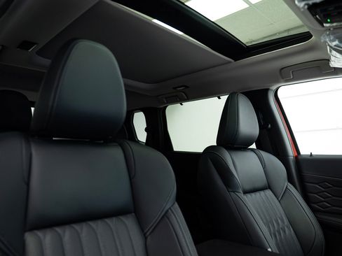 New 2025 Mitsubishi Outlander SEL image 14