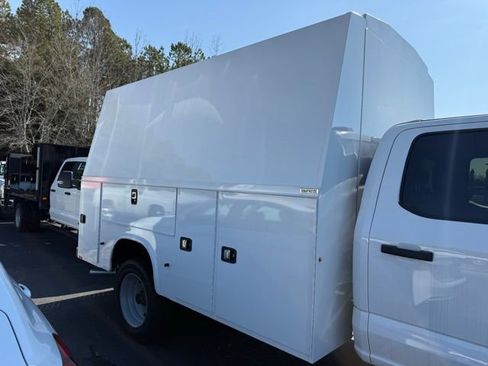 New 2024 Ford F550 2WD Crew Cab Super Duty image 2