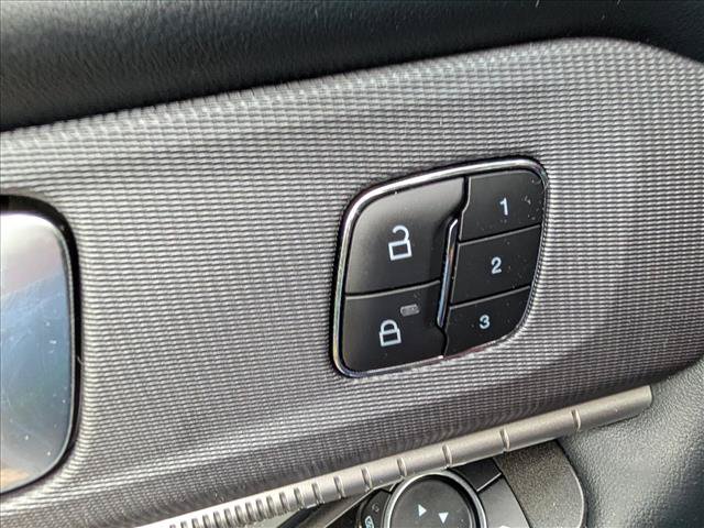 Used 2025 Ford Explorer ST AWD/4WD image 33