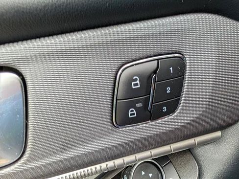 Used 2025 Ford Explorer ST AWD/4WD image 33