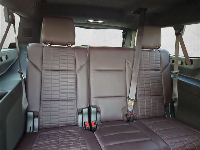 Used 2023 Cadillac Escalade ESV Sport Platinum w/ LPO, ONYX Package AWD/4WD image 17