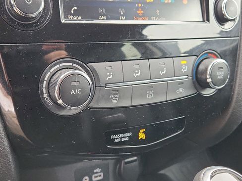 Used 2022 Nissan Rogue Sport S image 15