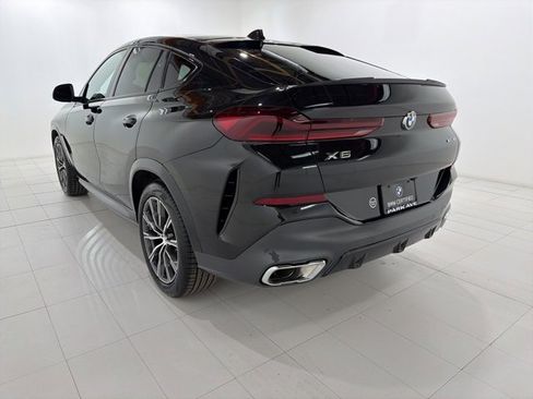 Certified 2023 BMW X6 xDrive40i w/ M Sport Package image 3