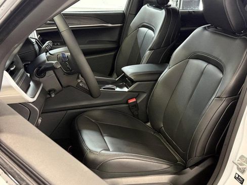 New 2025 Jeep Grand Cherokee Limited w/ Luxury Tech Group II image 20