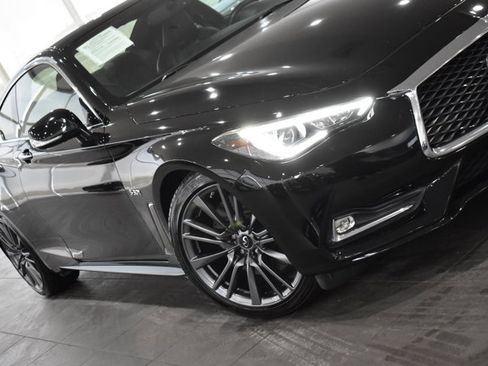 Used 2017 INFINITI Q60 Red Sport 400 image 4