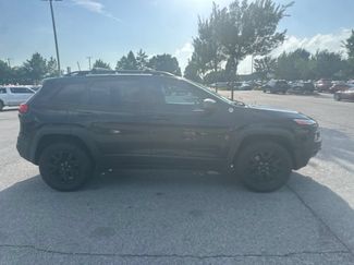 Used 2016 Jeep Cherokee Trailhawk w/ Comfort/Convenience Group AWD/4WD video 4