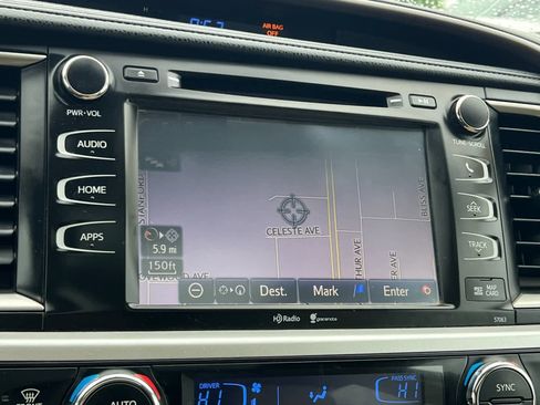 Used 2015 Toyota Highlander XLE image 20