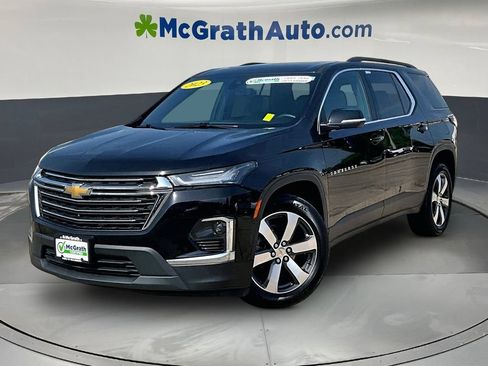 Used 2023 Chevrolet Traverse LT w/ LT Premium Package AWD/4WD image 3