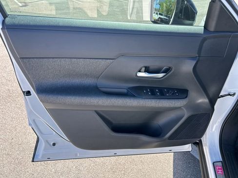 New 2026 Nissan Kicks SV image 17